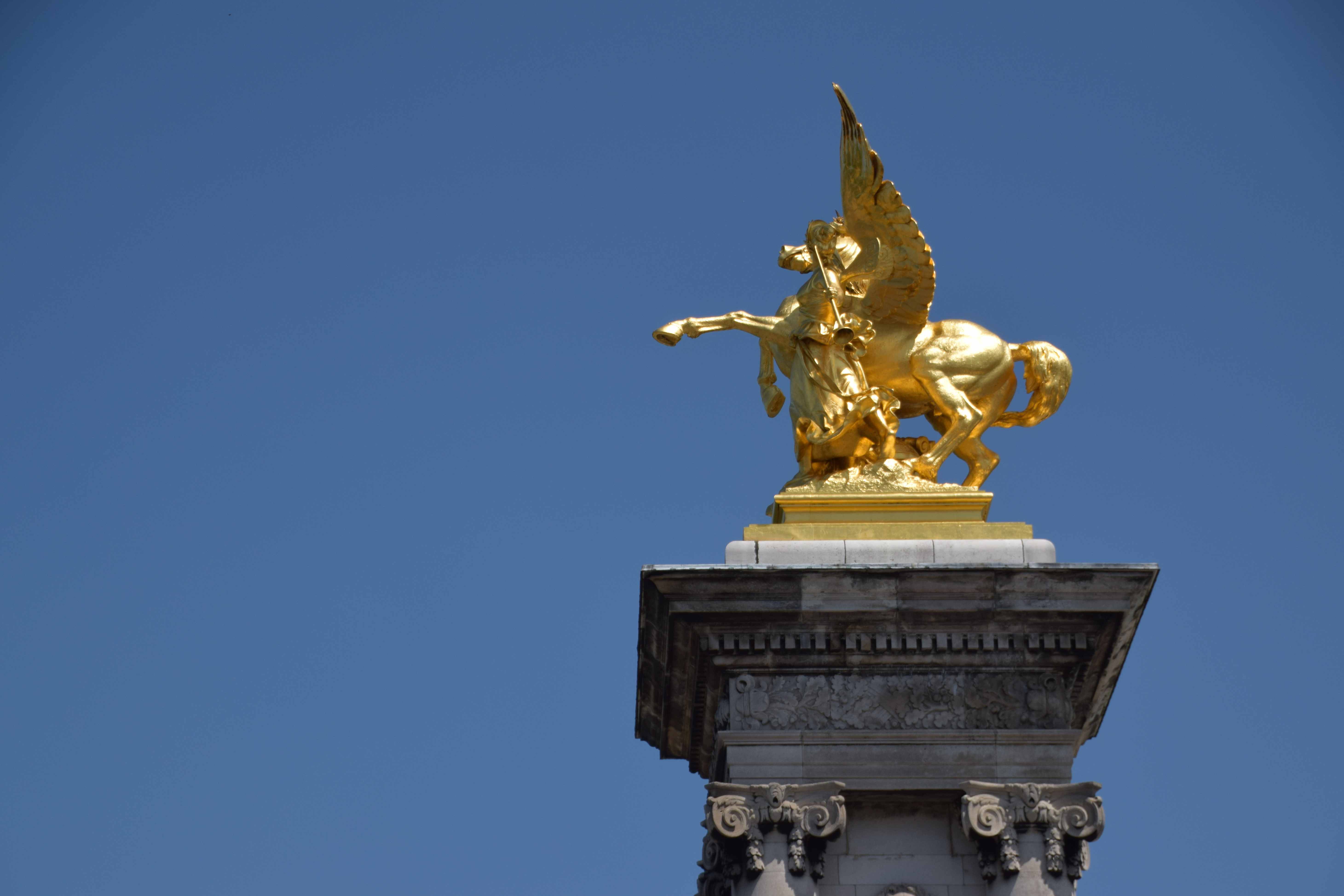 Легенды и мифы, связанные с памятником