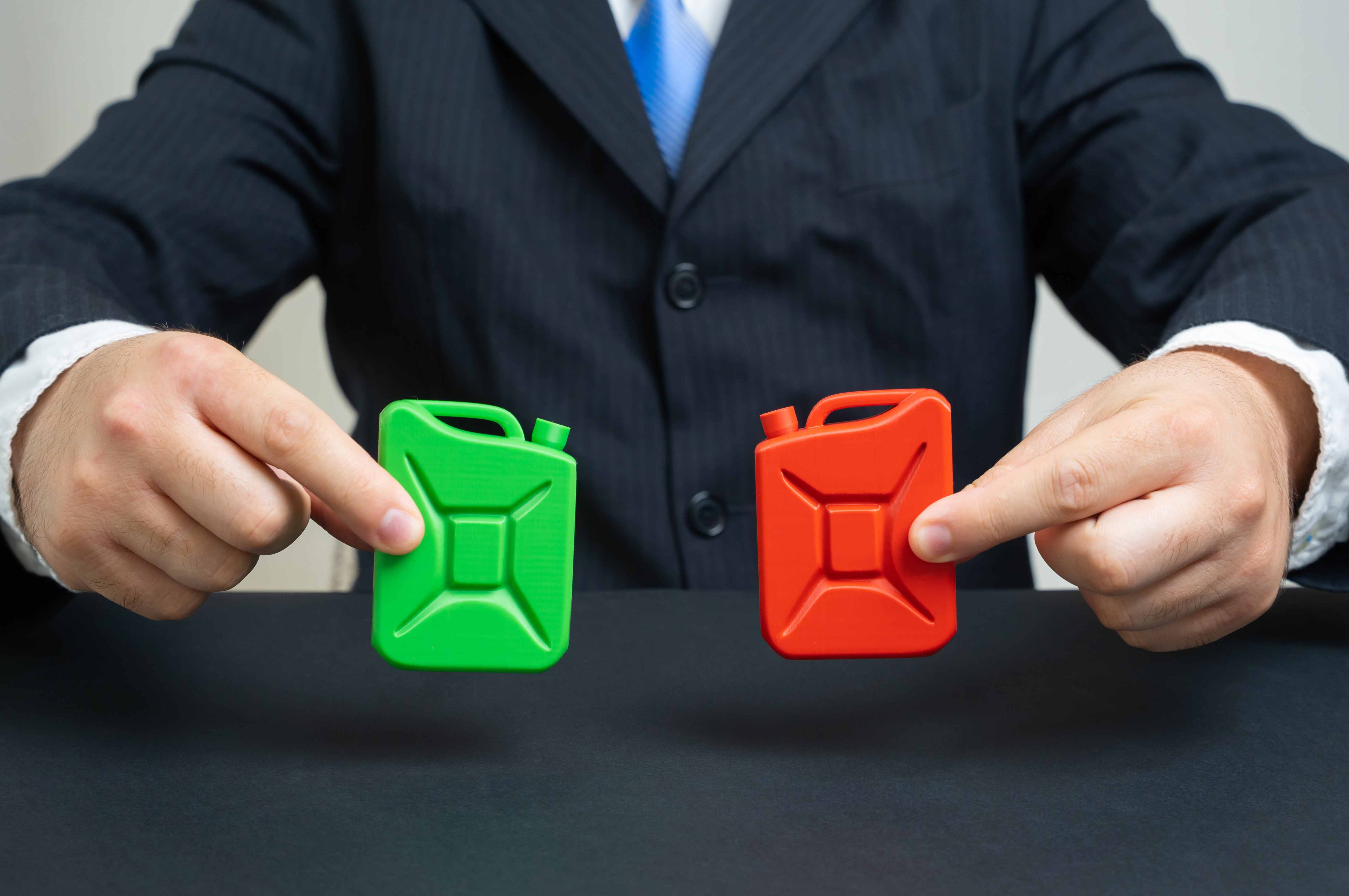 Сравнение ИП на НПД и самозанятых без ИП